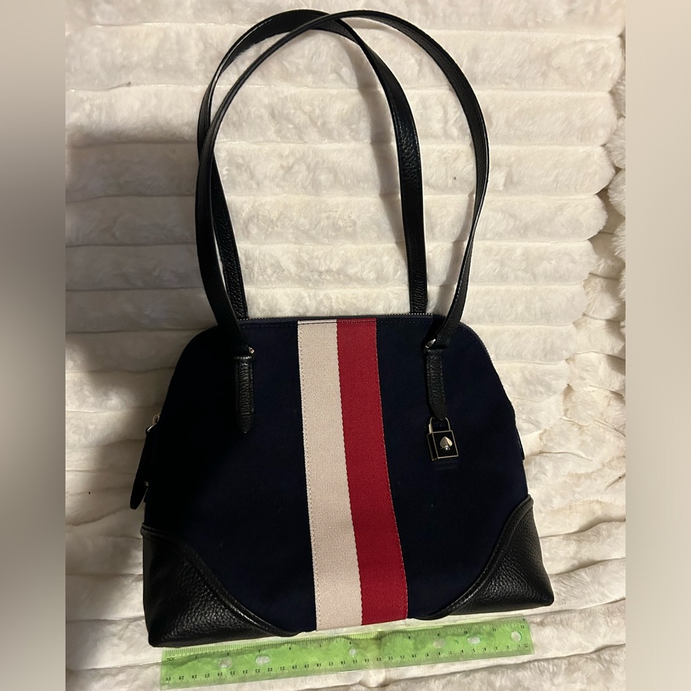 Kate Spade Navy Felt Carolyn Medium Shoulder Purse, Measures 13”x9.5”x5”.